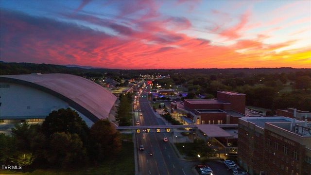 2736 West Walnut Street, Johnson City, TN 37604