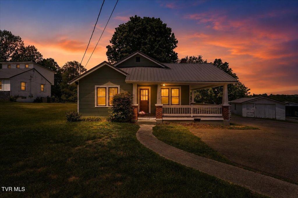 2736 West Walnut Street, Johnson City, TN 37604