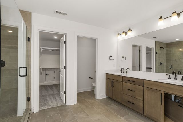 1559 Oaks Springs Drive, Columbia, TN 38401