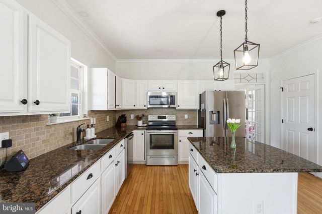 6 SADDLE CT, Landenberg, PA 19350