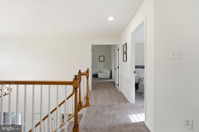 6 SADDLE CT, Landenberg, PA 19350
