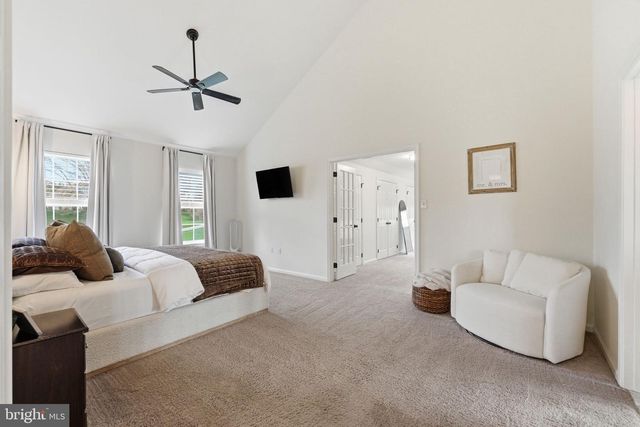 6 SADDLE CT, Landenberg, PA 19350