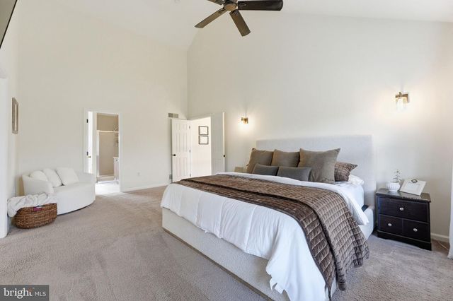 6 SADDLE CT, Landenberg, PA 19350