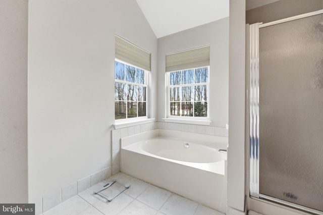 6 SADDLE CT, Landenberg, PA 19350