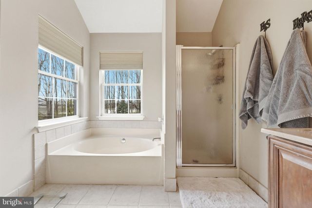 6 SADDLE CT, Landenberg, PA 19350