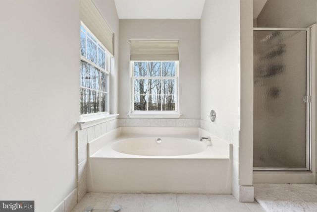 6 SADDLE CT, Landenberg, PA 19350