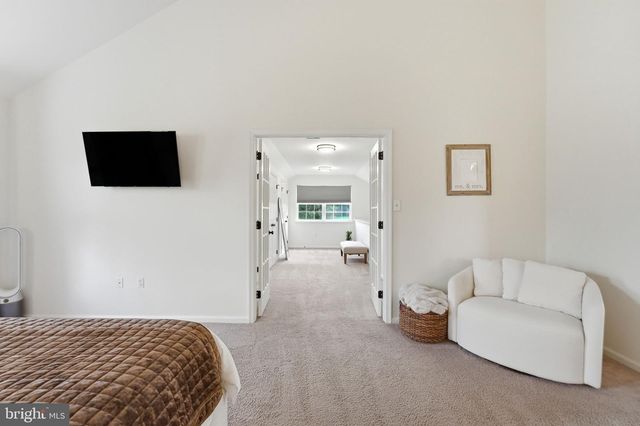 6 SADDLE CT, Landenberg, PA 19350