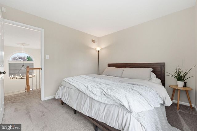 6 SADDLE CT, Landenberg, PA 19350