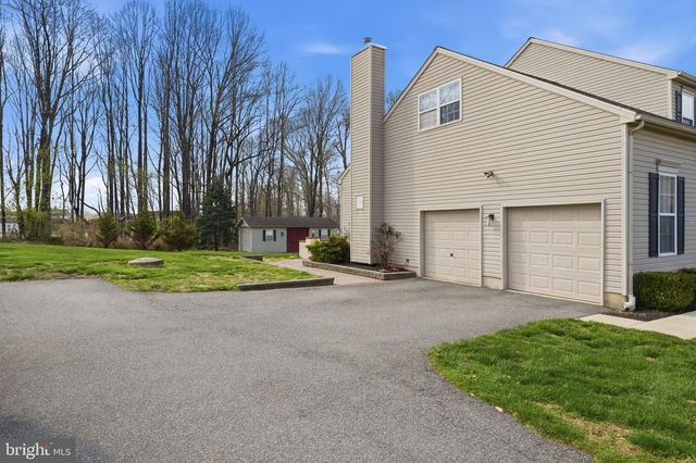 6 SADDLE CT, Landenberg, PA 19350