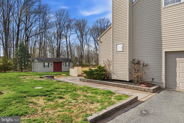 6 SADDLE CT, Landenberg, PA 19350