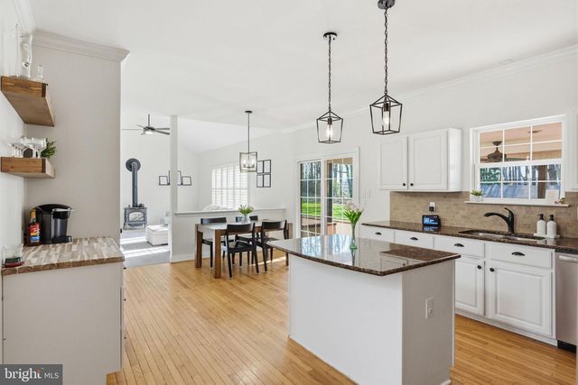 6 SADDLE CT, Landenberg, PA 19350