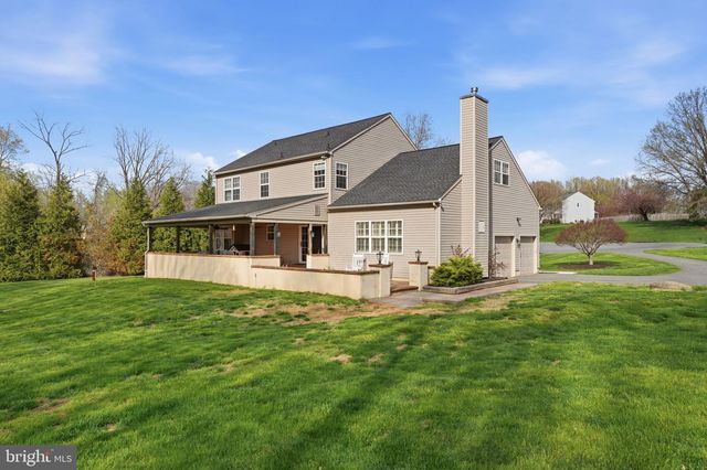 6 SADDLE CT, Landenberg, PA 19350