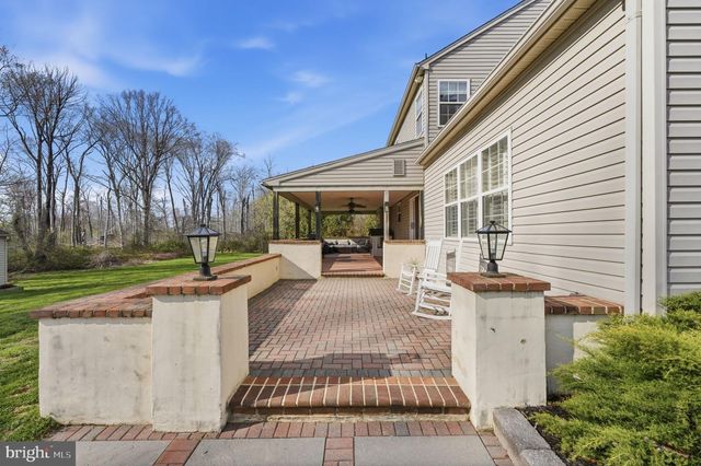 6 SADDLE CT, Landenberg, PA 19350