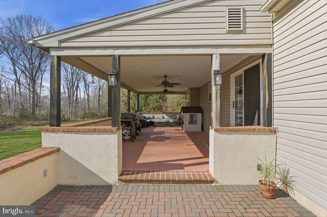 6 SADDLE CT, Landenberg, PA 19350