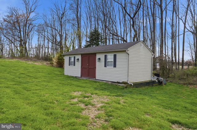 6 SADDLE CT, Landenberg, PA 19350