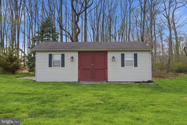 6 SADDLE CT, Landenberg, PA 19350