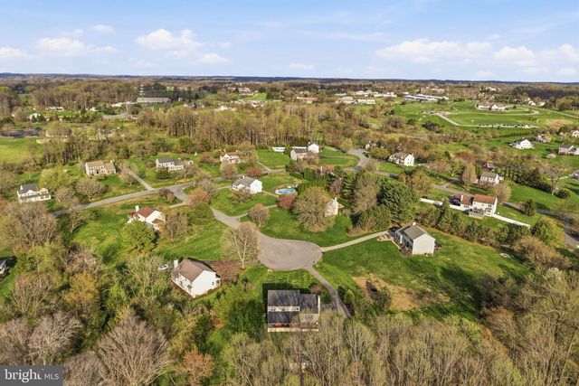 6 SADDLE CT, Landenberg, PA 19350