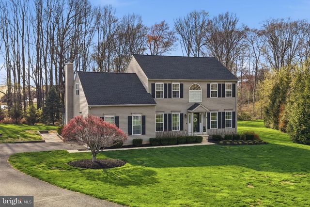 6 SADDLE CT, Landenberg, PA 19350