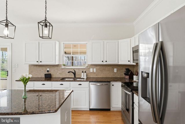 6 SADDLE CT, Landenberg, PA 19350