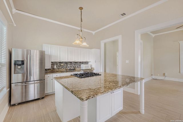 811 LAMAR ST, San Antonio, TX 78202