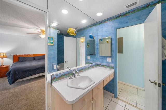 7831 NW 46th Ct, Lauderhill, FL 33351