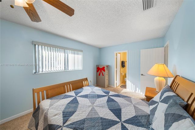 7831 NW 46th Ct, Lauderhill, FL 33351