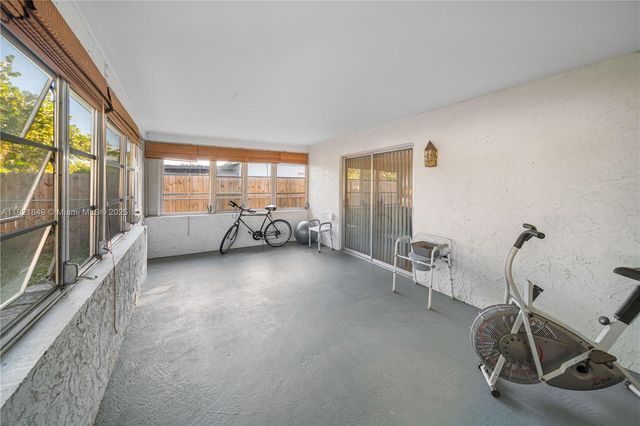 7831 NW 46th Ct, Lauderhill, FL 33351