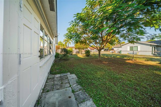 7831 NW 46th Ct, Lauderhill, FL 33351