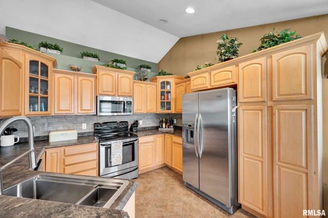 21 OSPREY Court, Pekin, IL 61554