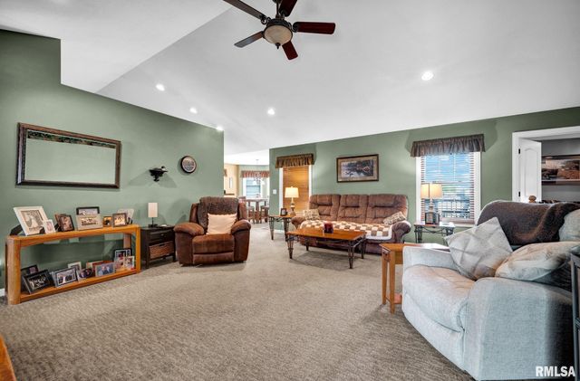 21 OSPREY Court, Pekin, IL 61554