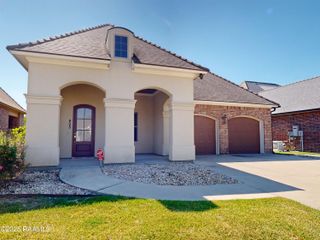 405 Dunvegan Court, Lafayette, LA 70503