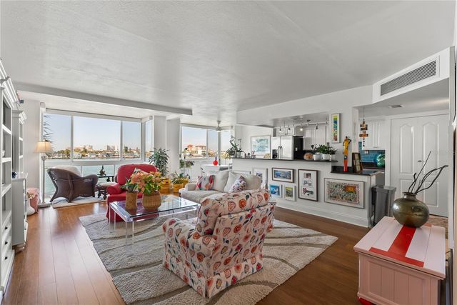 644 ISLAND WAY 304, Clearwater Beach, FL 33767