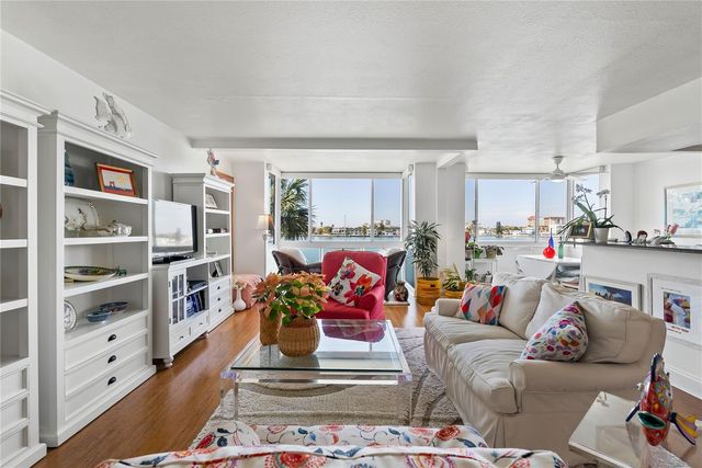 644 ISLAND WAY 304, Clearwater Beach, FL 33767