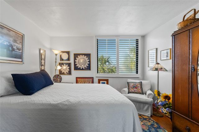 644 ISLAND WAY 304, Clearwater Beach, FL 33767