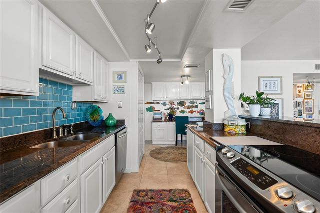 644 ISLAND WAY 304, Clearwater Beach, FL 33767