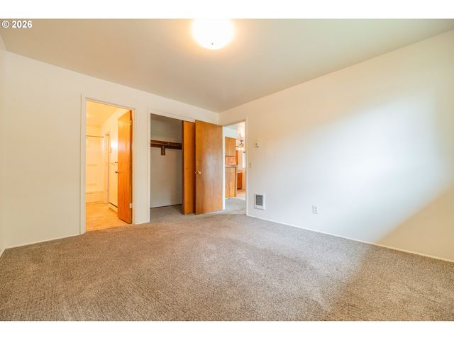 229 HOLEMAN Ave, Eugene, OR 97404