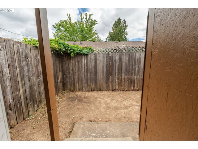 229 HOLEMAN Ave, Eugene, OR 97404