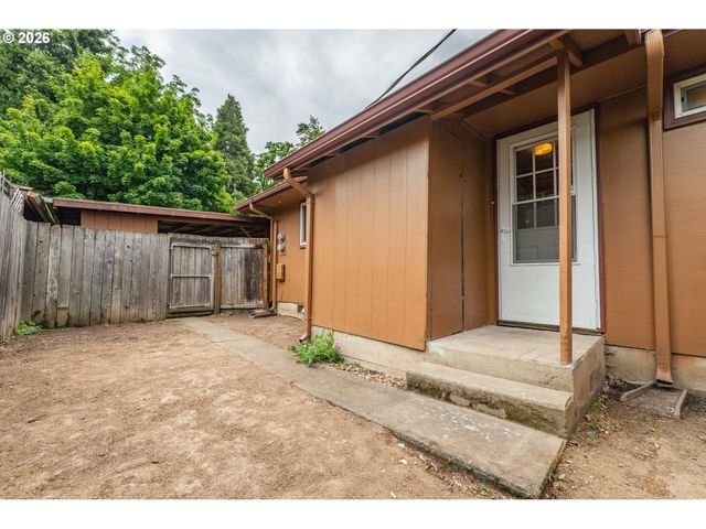 229 HOLEMAN Ave, Eugene, OR 97404