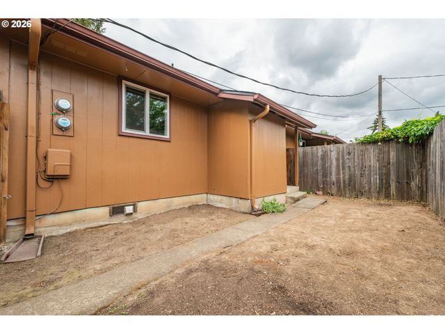 229 HOLEMAN Ave, Eugene, OR 97404