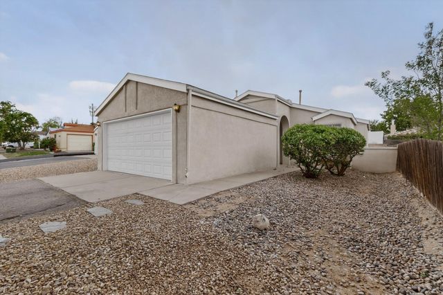 1605 Jane Place NE, Rio Rancho, NM 87144