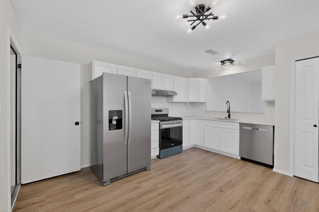 1605 Jane Place NE, Rio Rancho, NM 87144