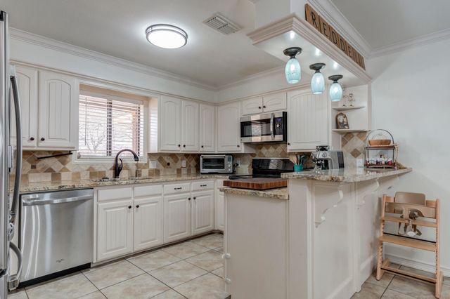 8010 Richmond Avenue, Lubbock, TX 79424