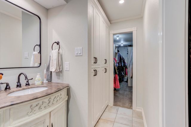 8010 Richmond Avenue, Lubbock, TX 79424