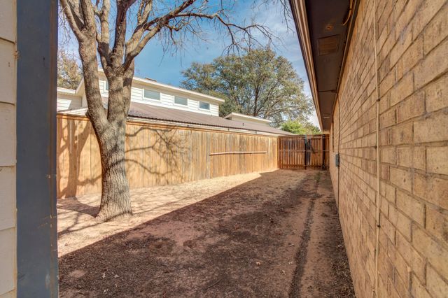 8010 Richmond Avenue, Lubbock, TX 79424