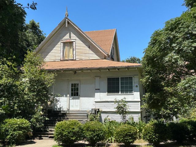 27925 Thornton Rd, Thornton, CA 95686