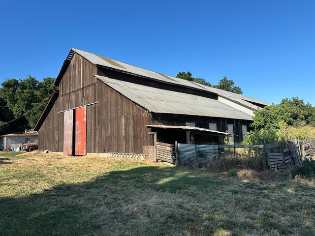 27925 Thornton Rd, Thornton, CA 95686