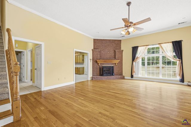 127 S Live Oak Court, Byron, GA 31008