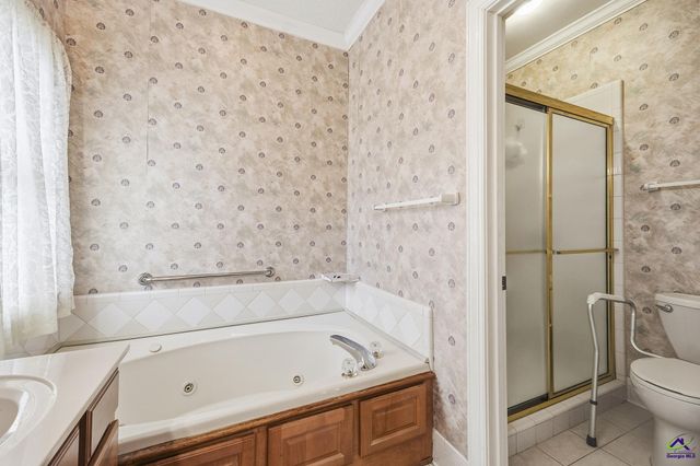 127 S Live Oak Court, Byron, GA 31008