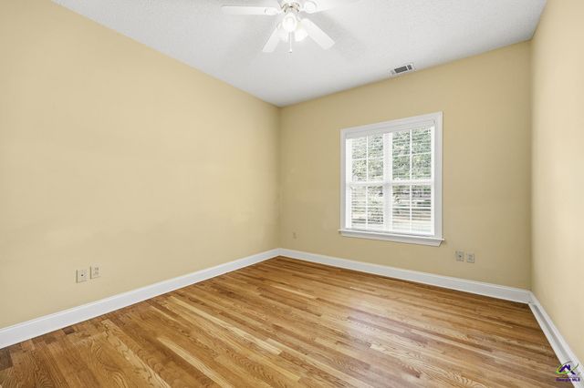 127 S Live Oak Court, Byron, GA 31008