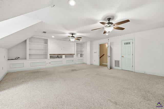 127 S Live Oak Court, Byron, GA 31008